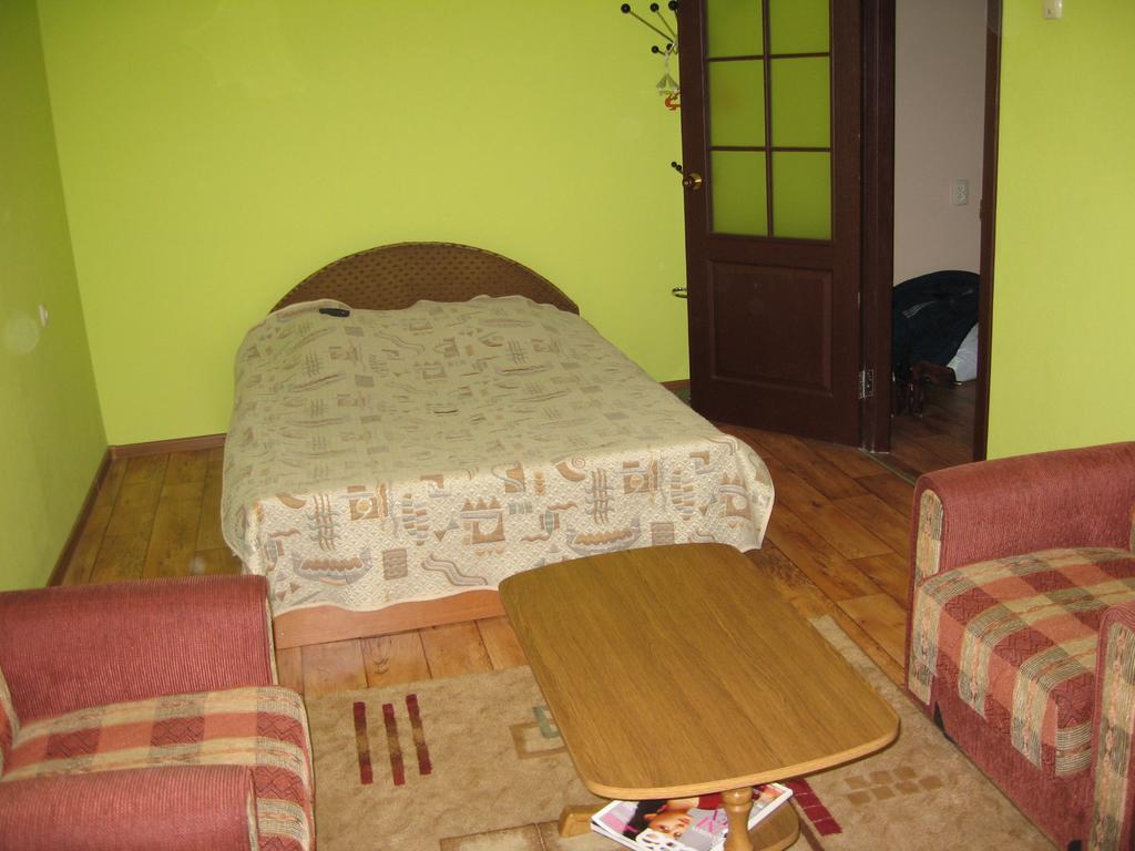 Apartment On Vasylya Chervoniya 67 Rivne Exterior foto